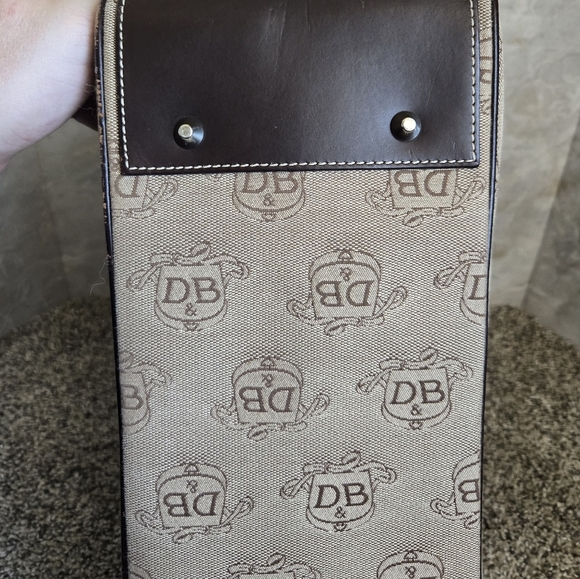 Dooney & Bourke Beige and Black Monogram Handbag. Version K6275437 - Picture 8 of 11